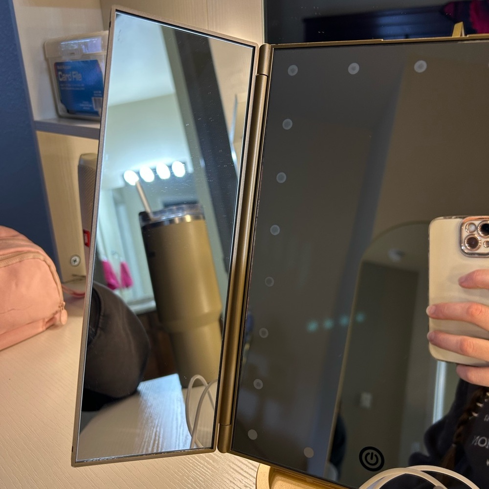 LED Vanity Mirror - Picture 5 of 6